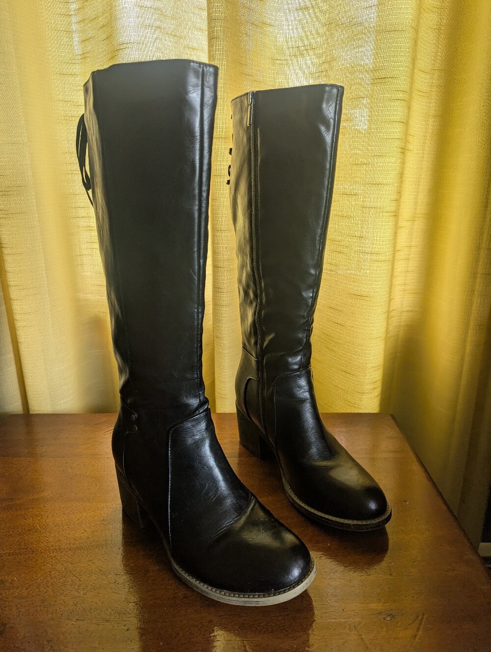 Size L (8/9) Black Women's Knee-High Boots - Classic Style With Side Zipper
